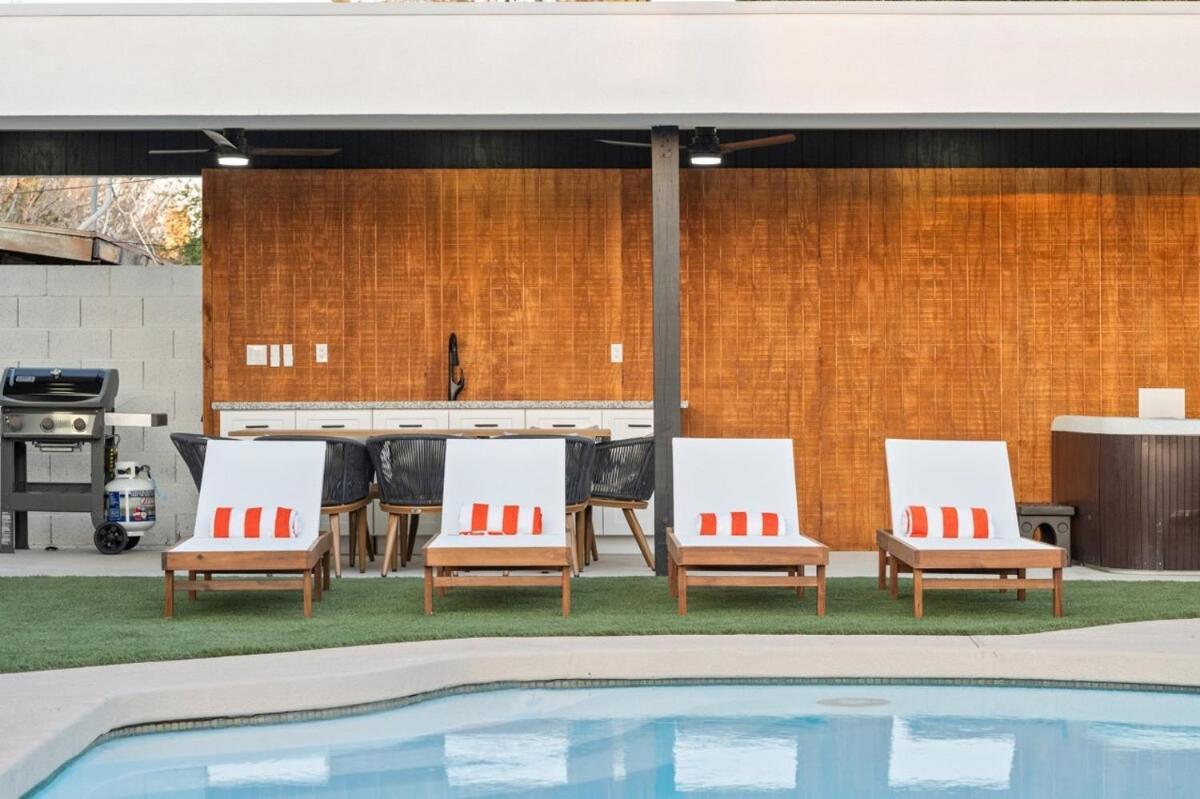 Apartment Luxurious 4b3b With Pool And Free Parking