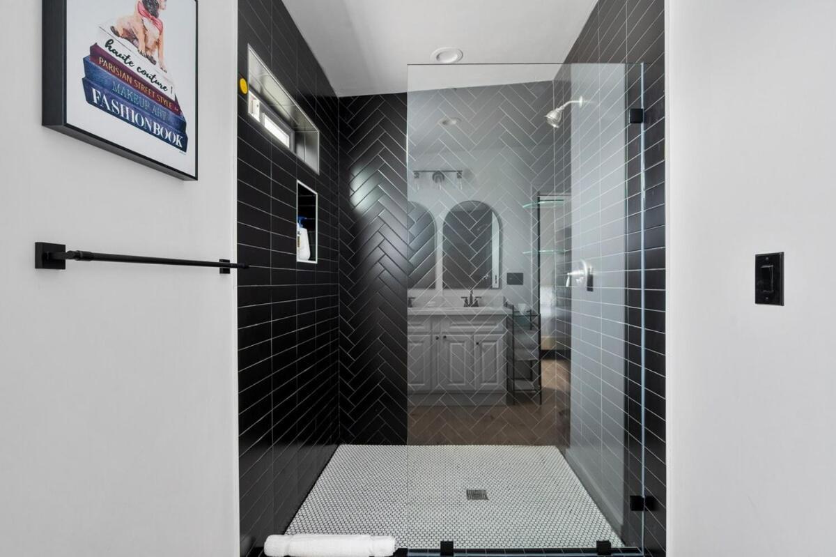 Luxurious 4b3b With Pool And Free Parking Apartment Scottsdale