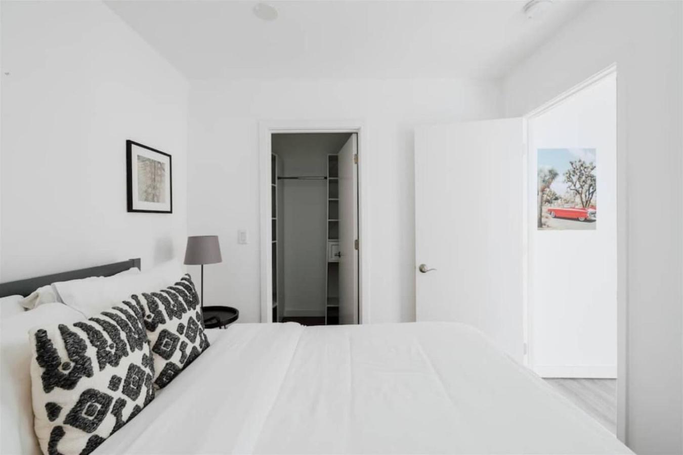 Holiday home 489 Massive 5 Bedroom Walk To Old Town