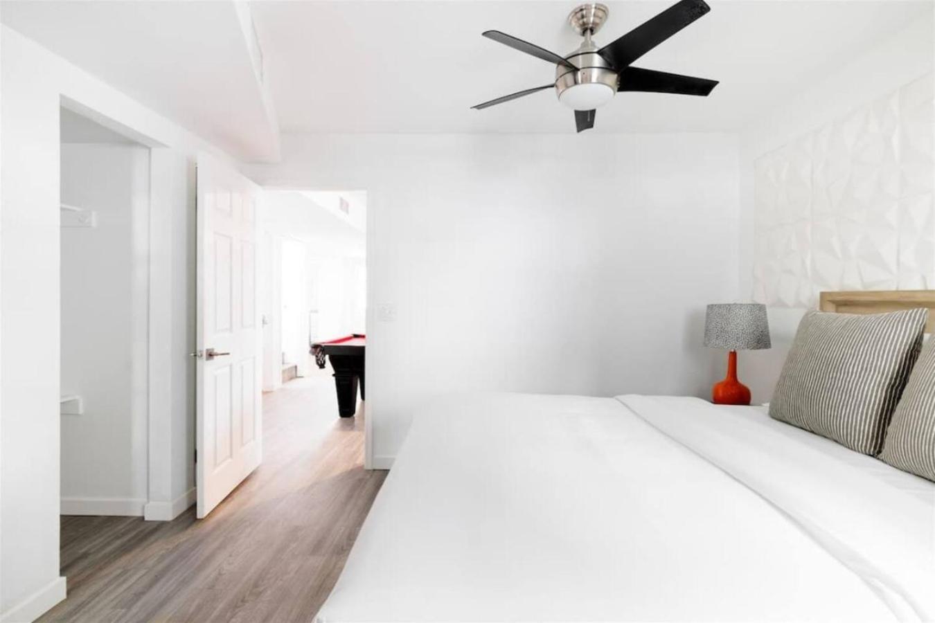 489 Massive 5 Bedroom Walk To Old Town Scottsdale