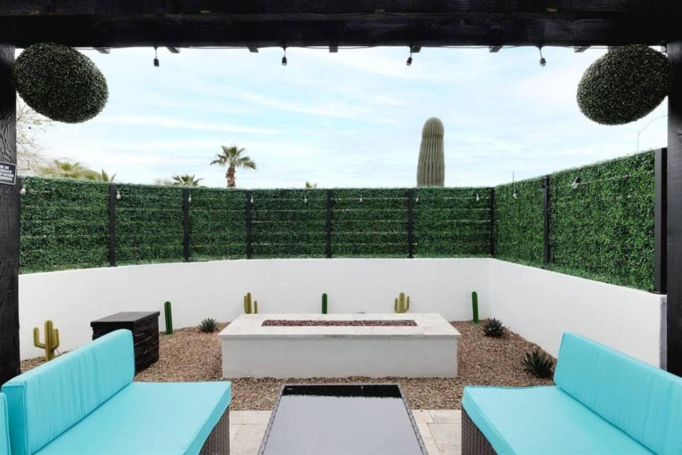489 Massive 5 Bedroom Walk To Old Town Holiday home Scottsdale