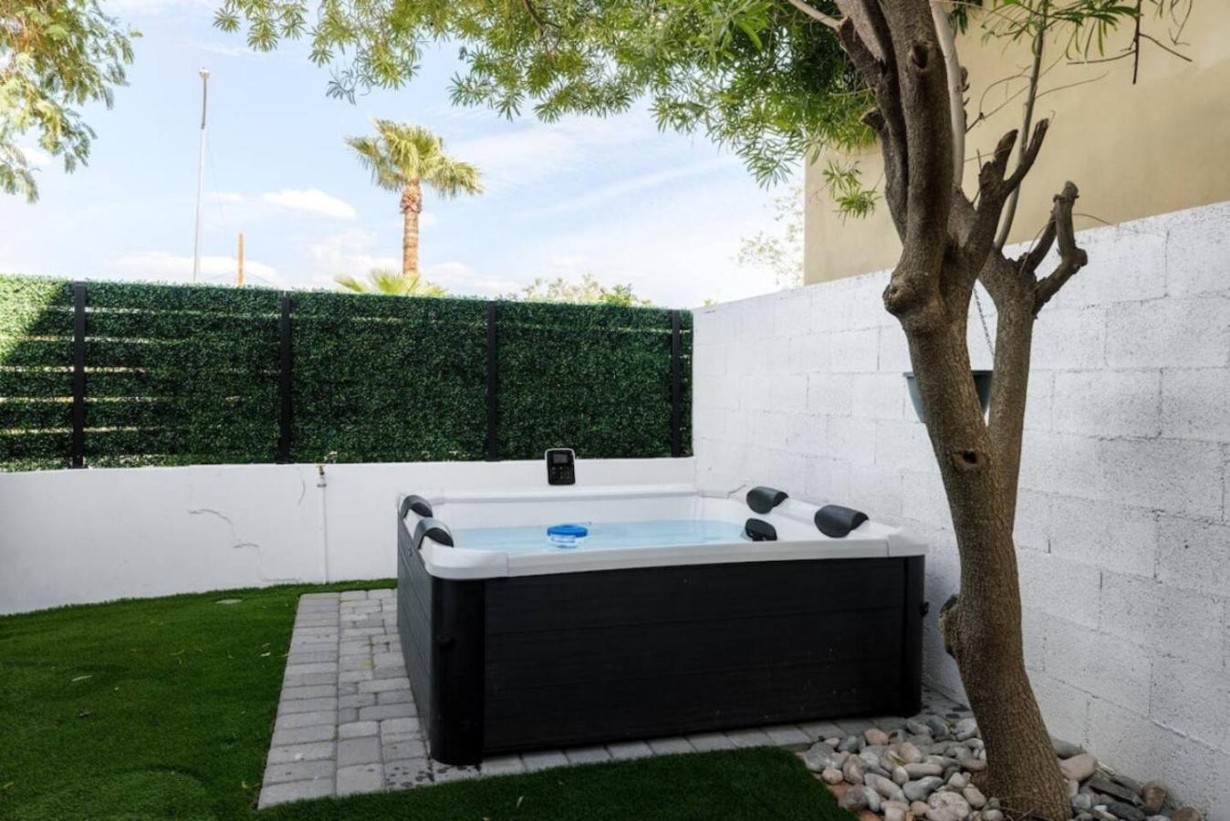 Holiday home 489 Massive 5 Bedroom Walk To Old Town Scottsdale