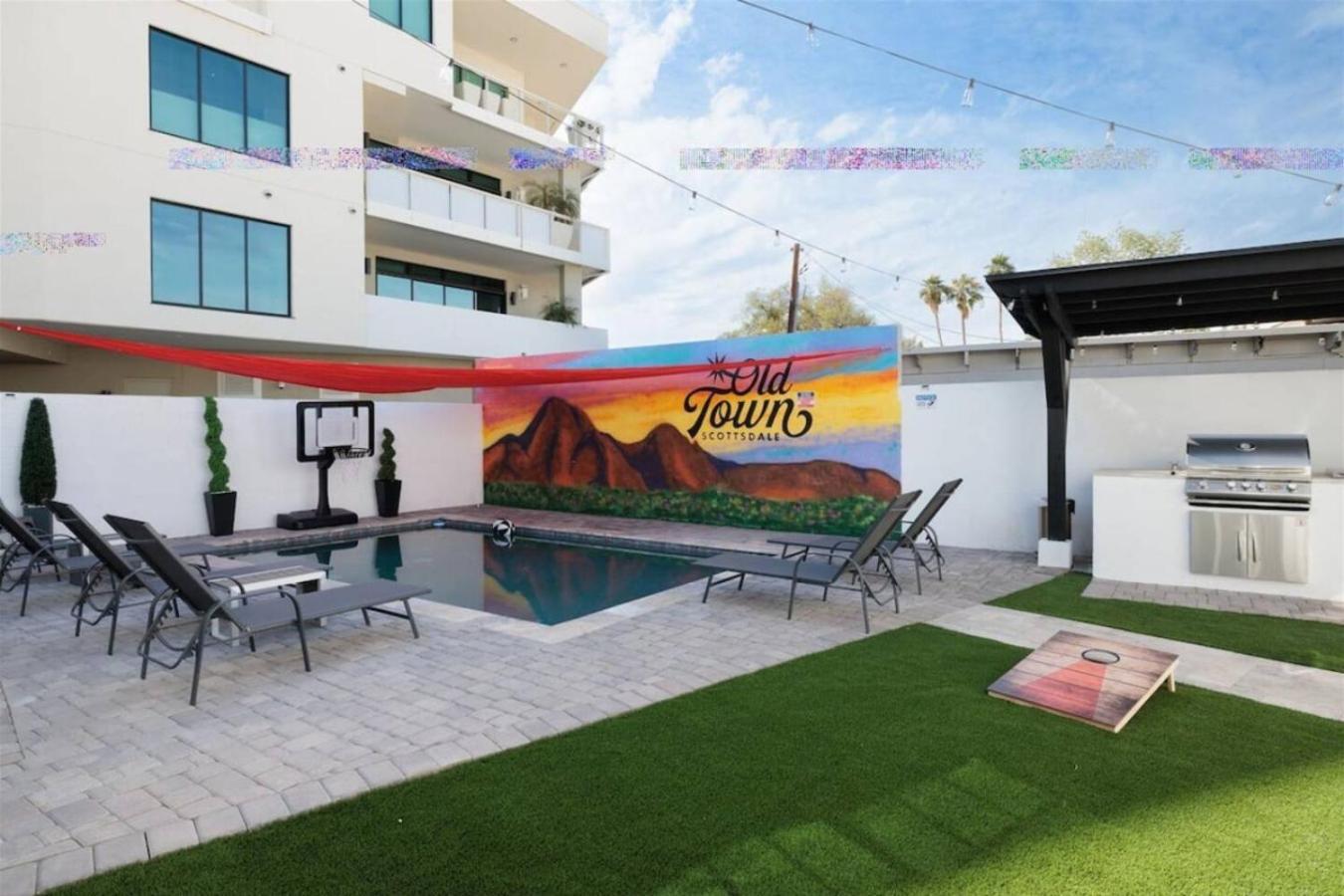 489 Massive 5 Bedroom Walk To Old Town Scottsdale