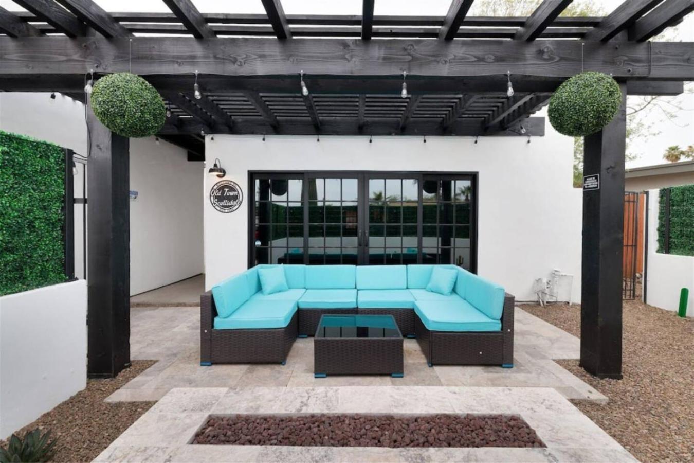 489 Massive 5 Bedroom Walk To Old Town *