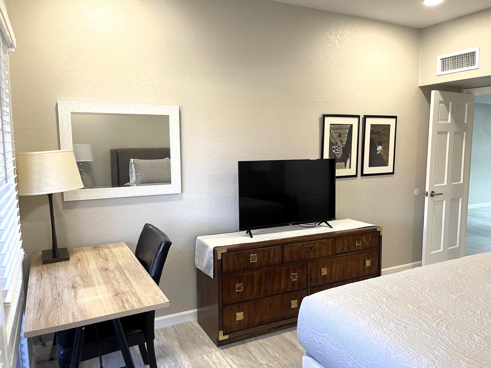 Waterfront, Golf, Camelback Mtn View, 2 Patios * Scottsdale