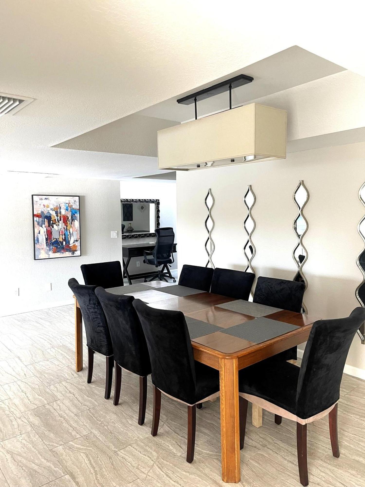 Waterfront, Golf, Camelback Mtn View, 2 Patios Holiday home