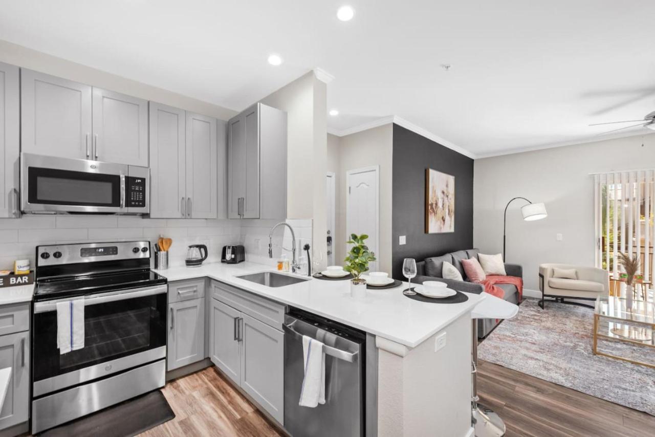 Stylish 2Br Scottsdale, Pet-Friendly, Sunrise Peak *