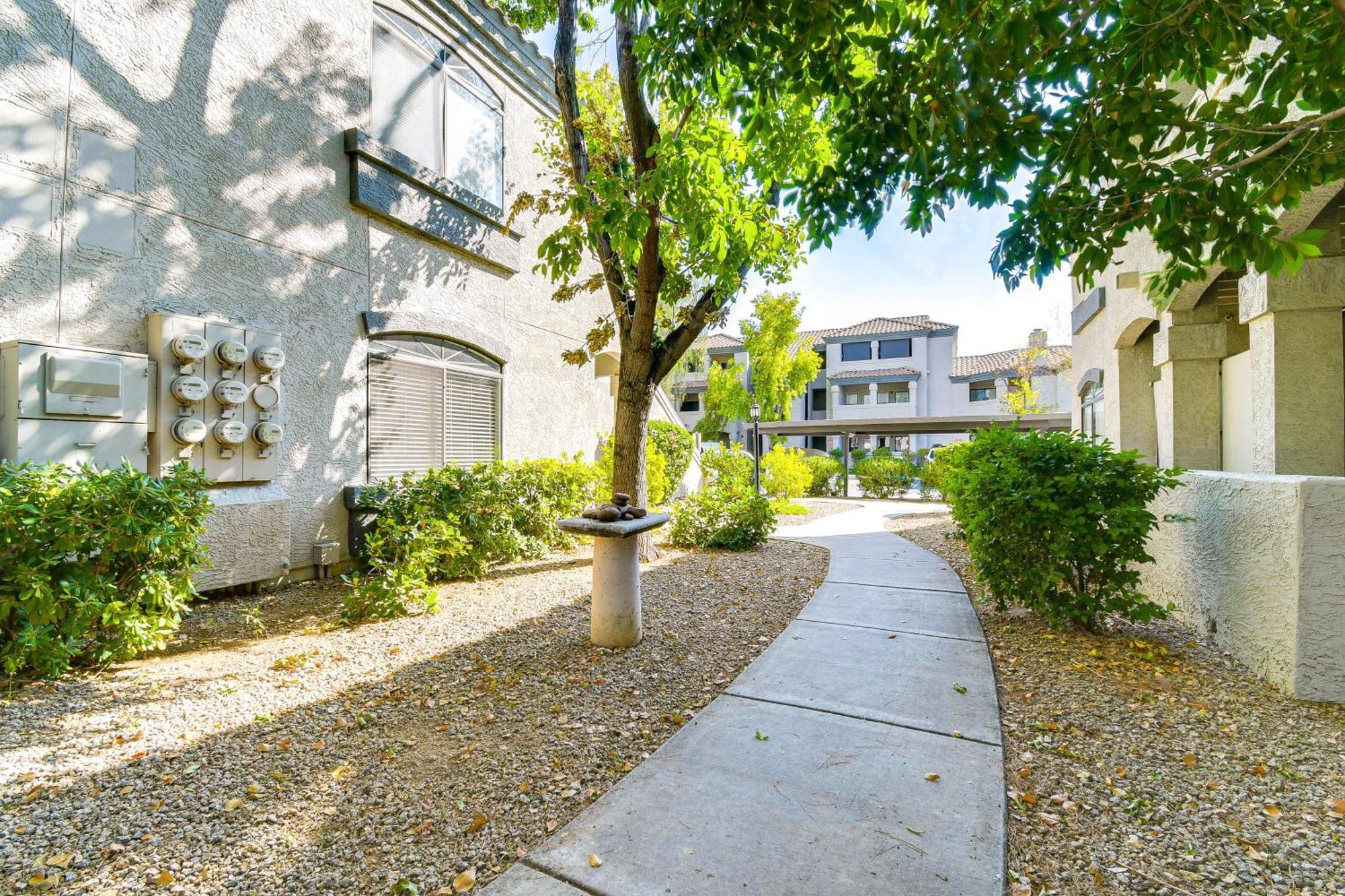 Chic With Pool Access About 3 Mi To Tpc Apartment Scottsdale