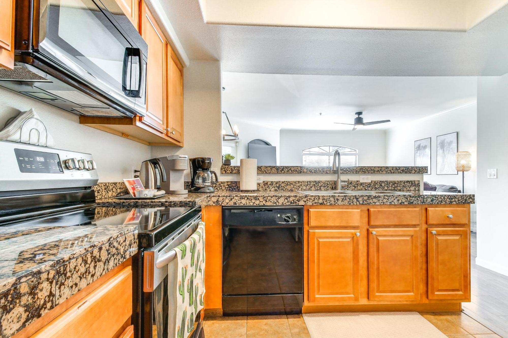 Chic With Pool Access About 3 Mi To Tpc Apartment