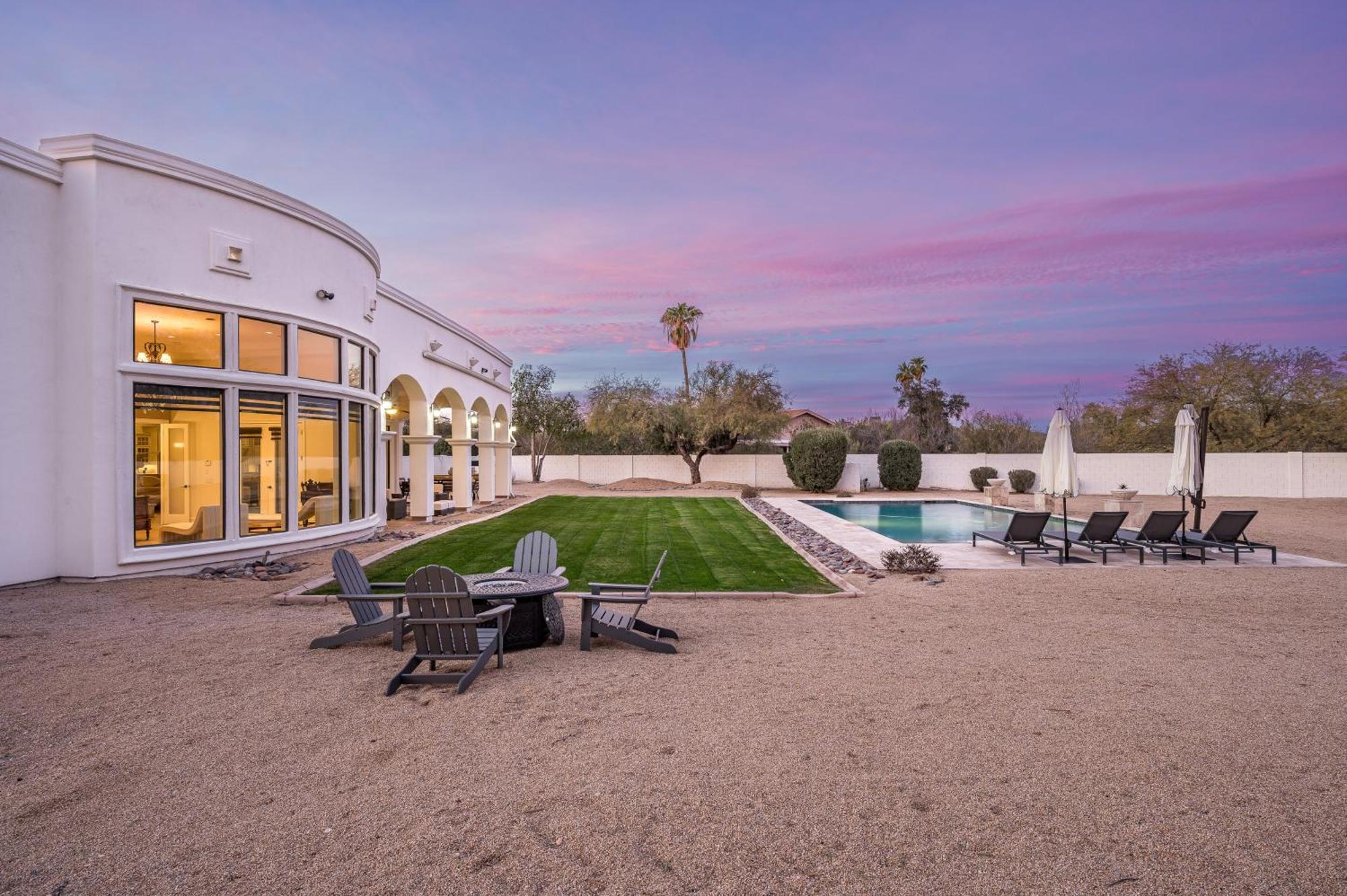 Mystique Paradise Modern Mixed With Eclectic Treasure Holiday home *