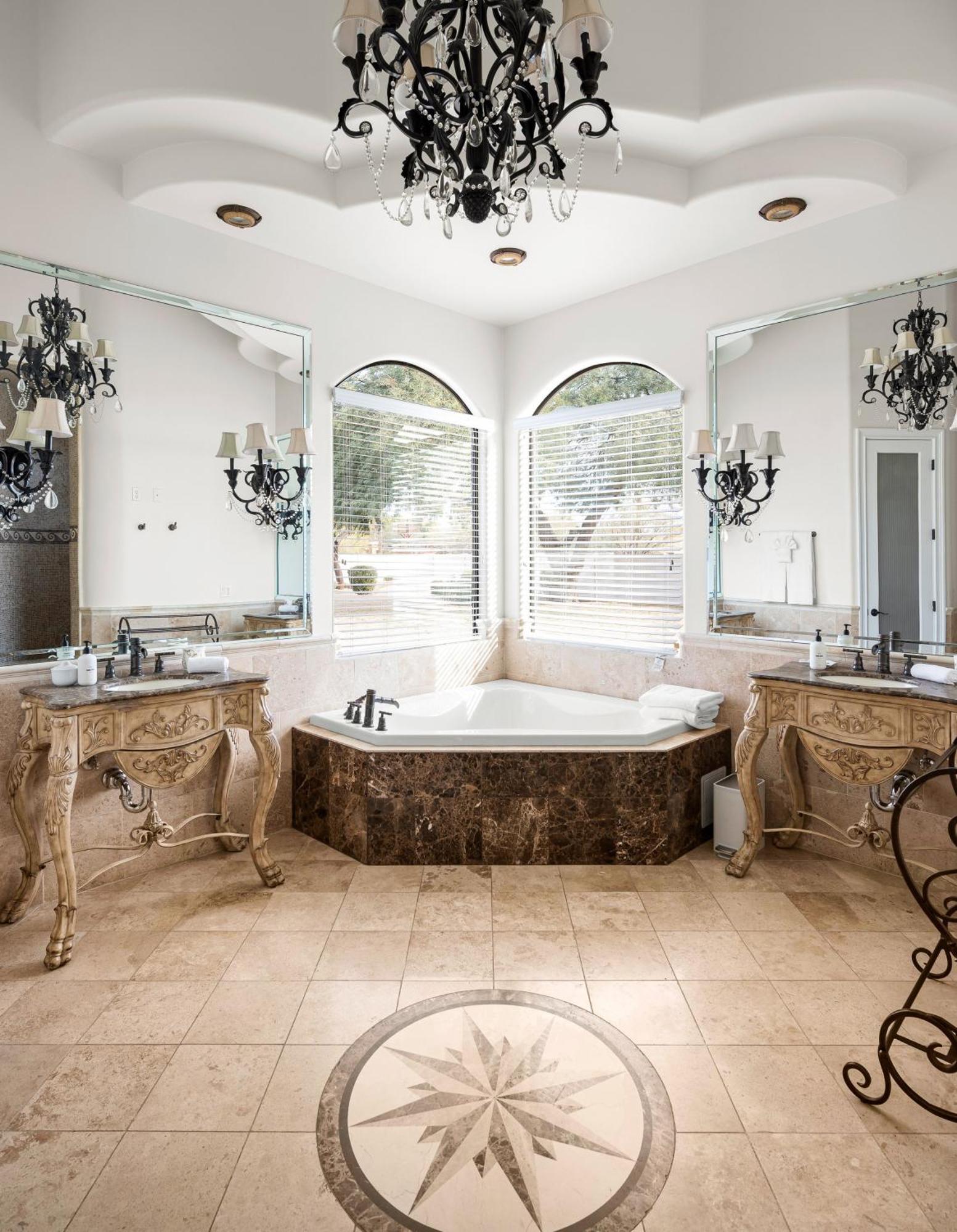 Mystique Paradise Modern Mixed With Eclectic Treasure * Scottsdale
