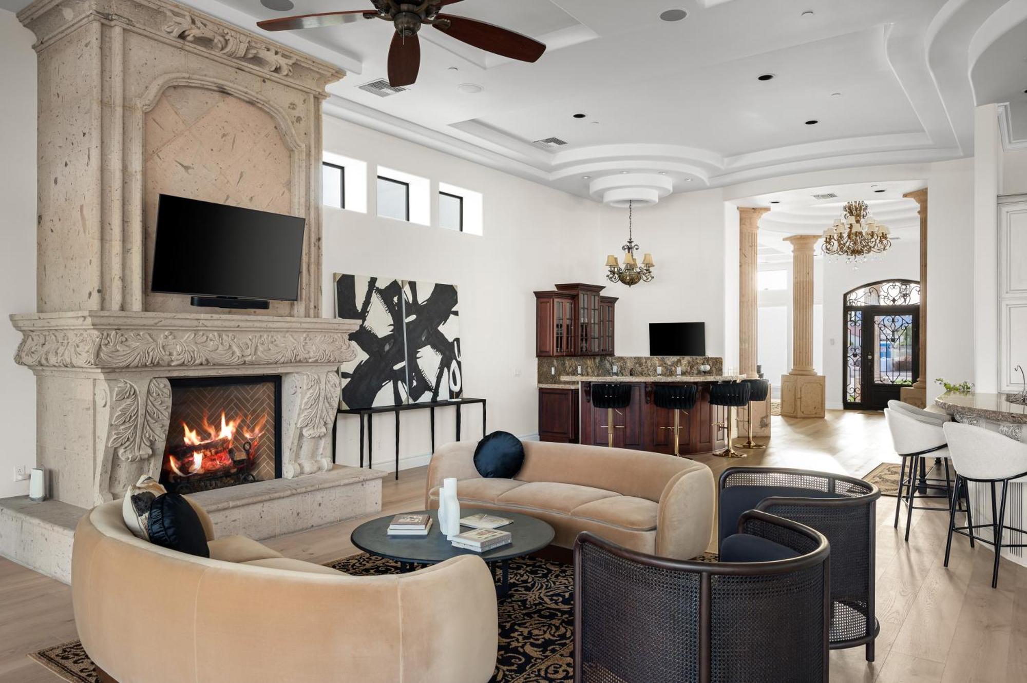 Mystique Paradise Modern Mixed With Eclectic Treasure Holiday home