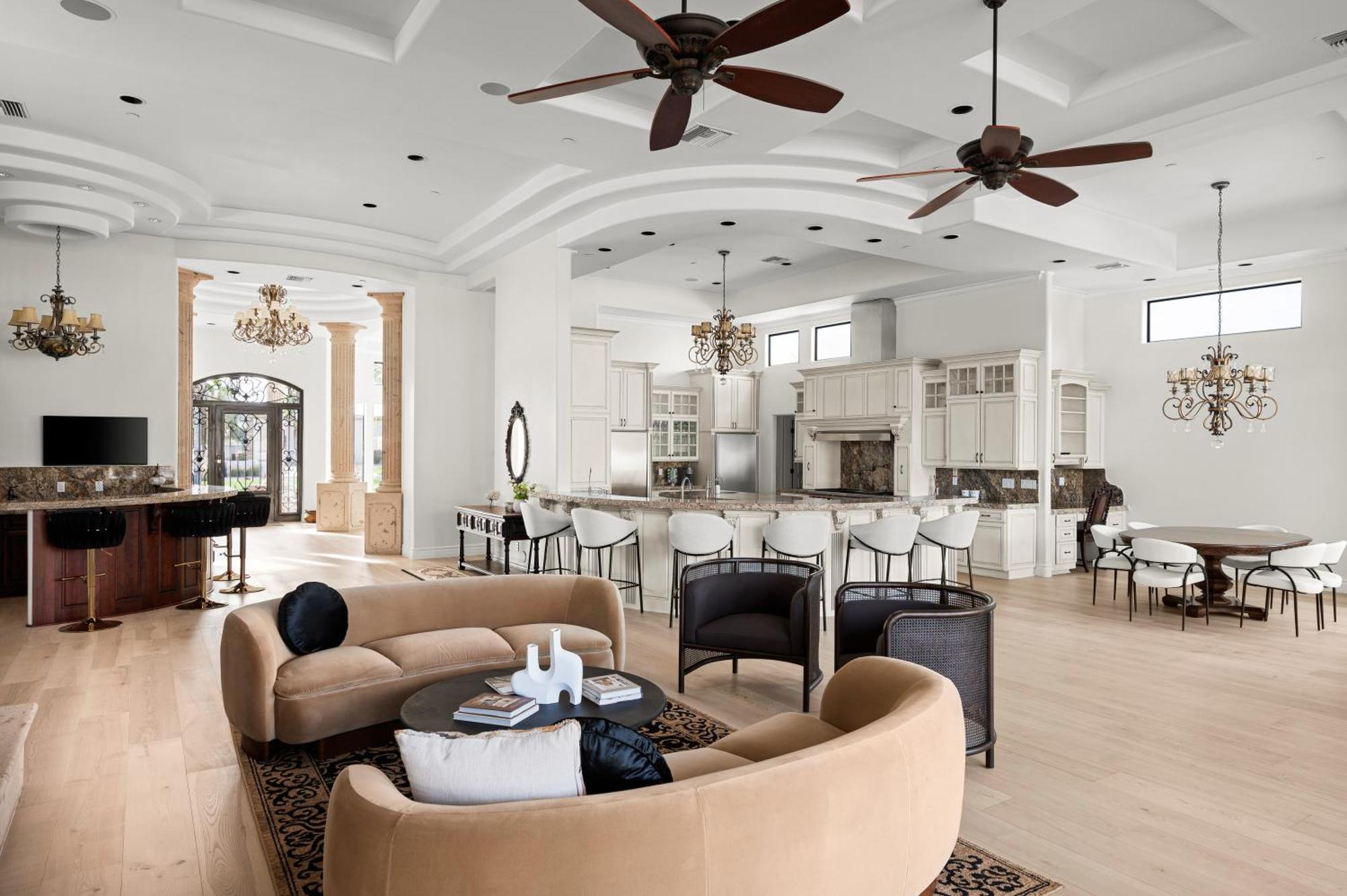 Mystique Paradise Modern Mixed With Eclectic Treasure *