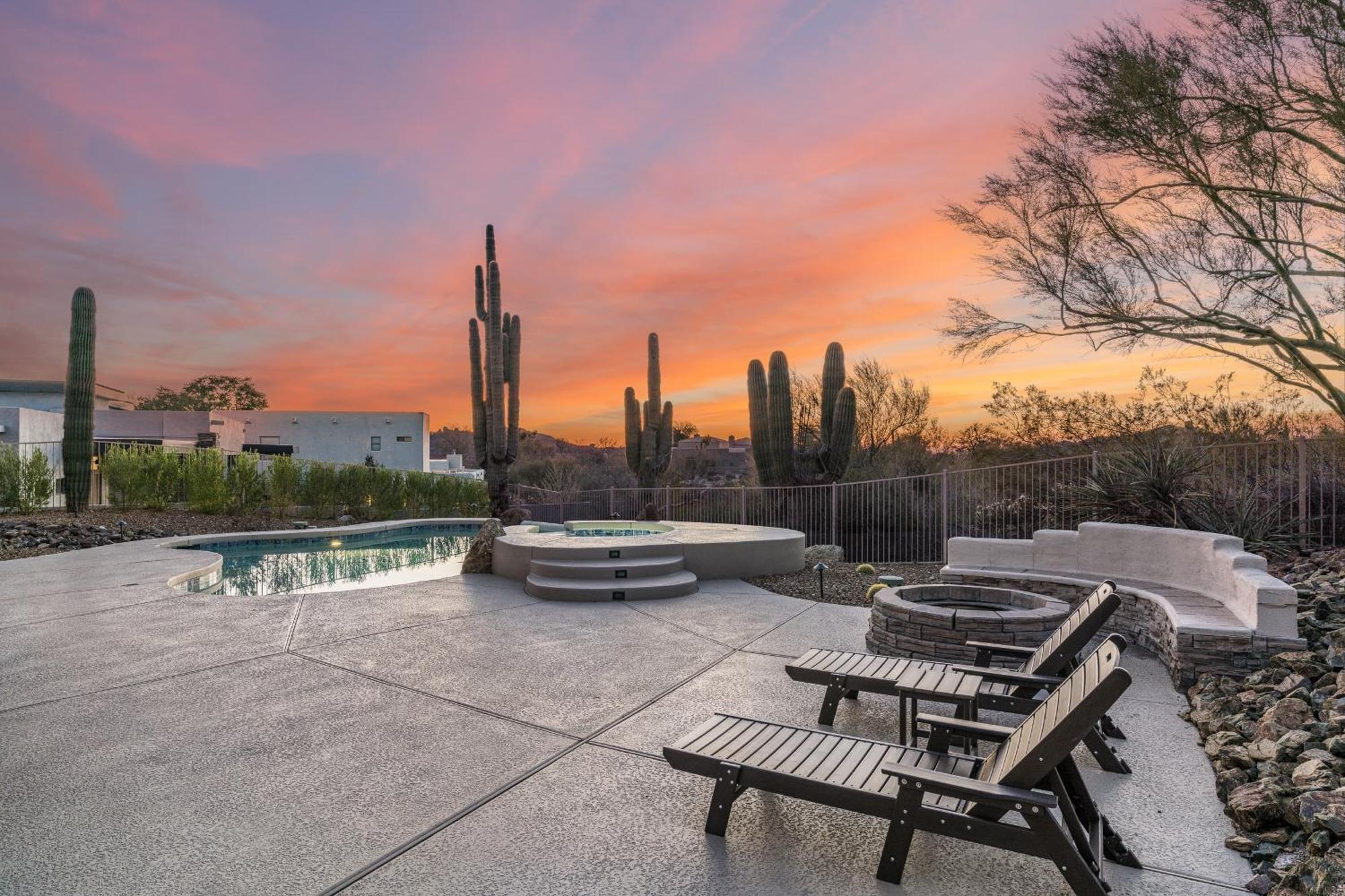 Pinnacle Perfection By Porter Heated Pool W Outdoor Putting *
