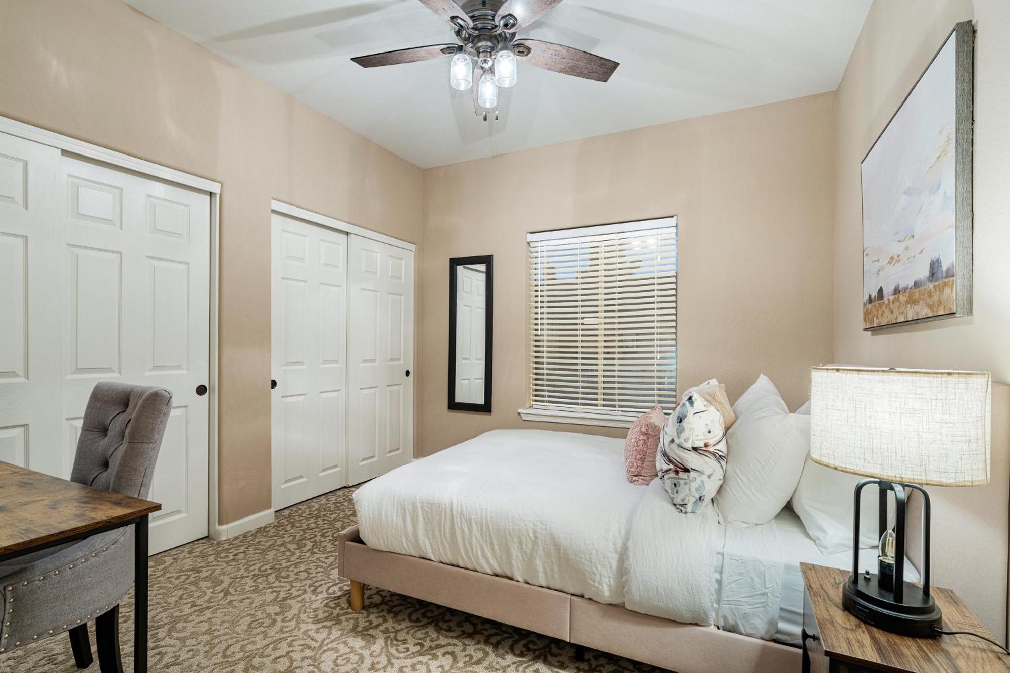 Pinnacle Perfection By Porter Heated Pool W Outdoor Putting Holiday home