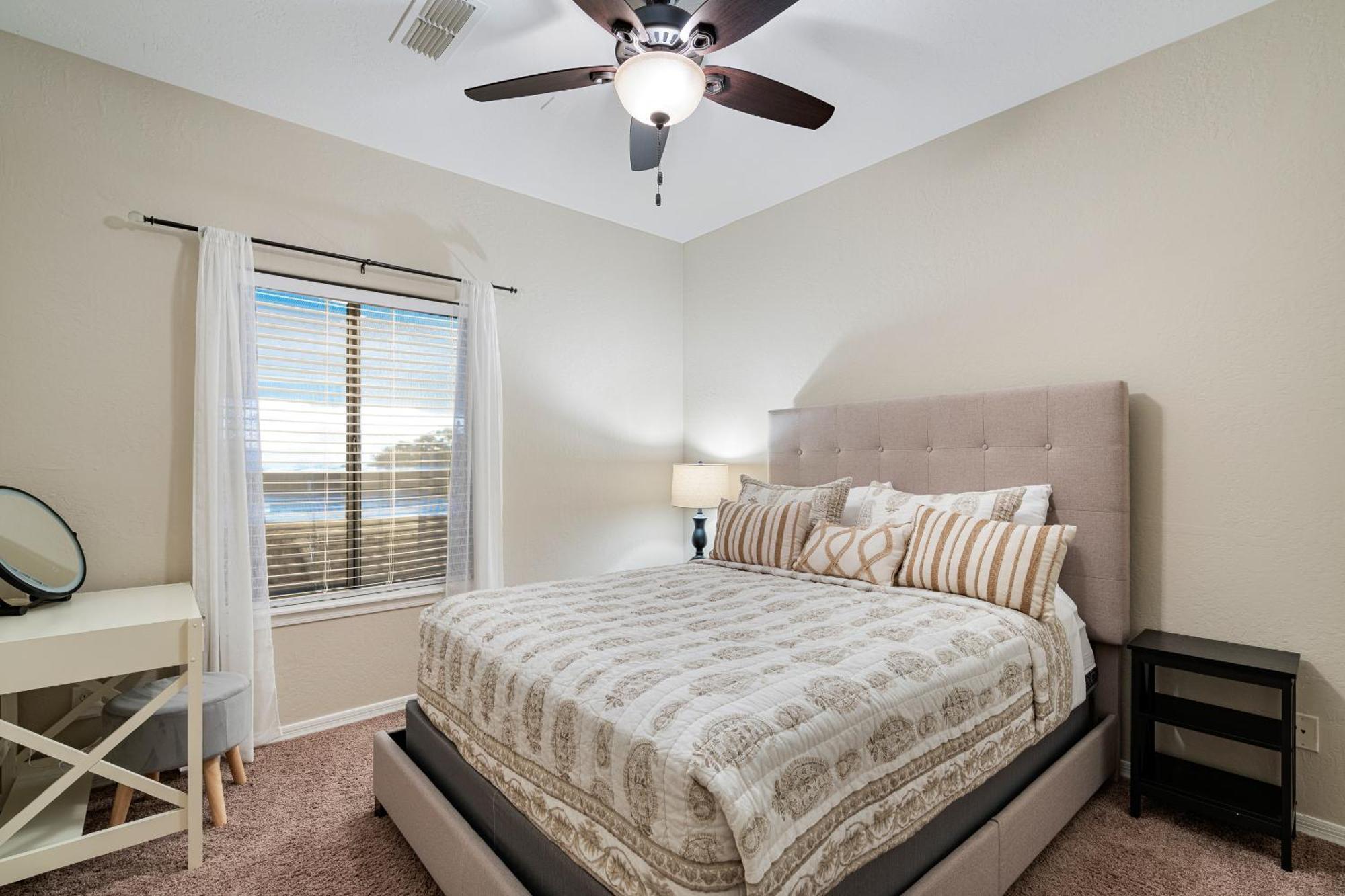 Pinnacle Perfection By Porter Heated Pool W Outdoor Putting Holiday home