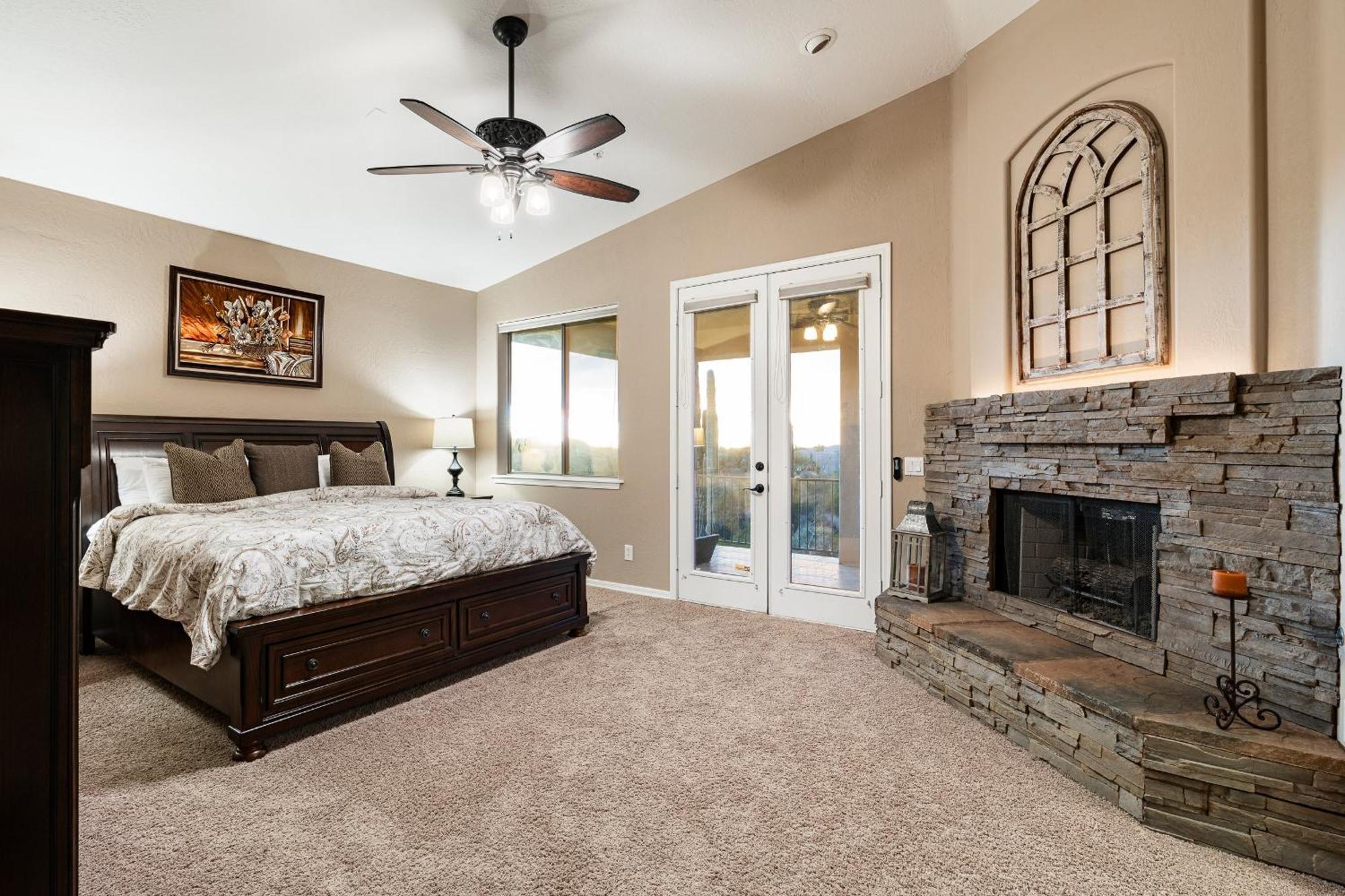 Pinnacle Perfection By Porter Heated Pool W Outdoor Putting Holiday home Scottsdale