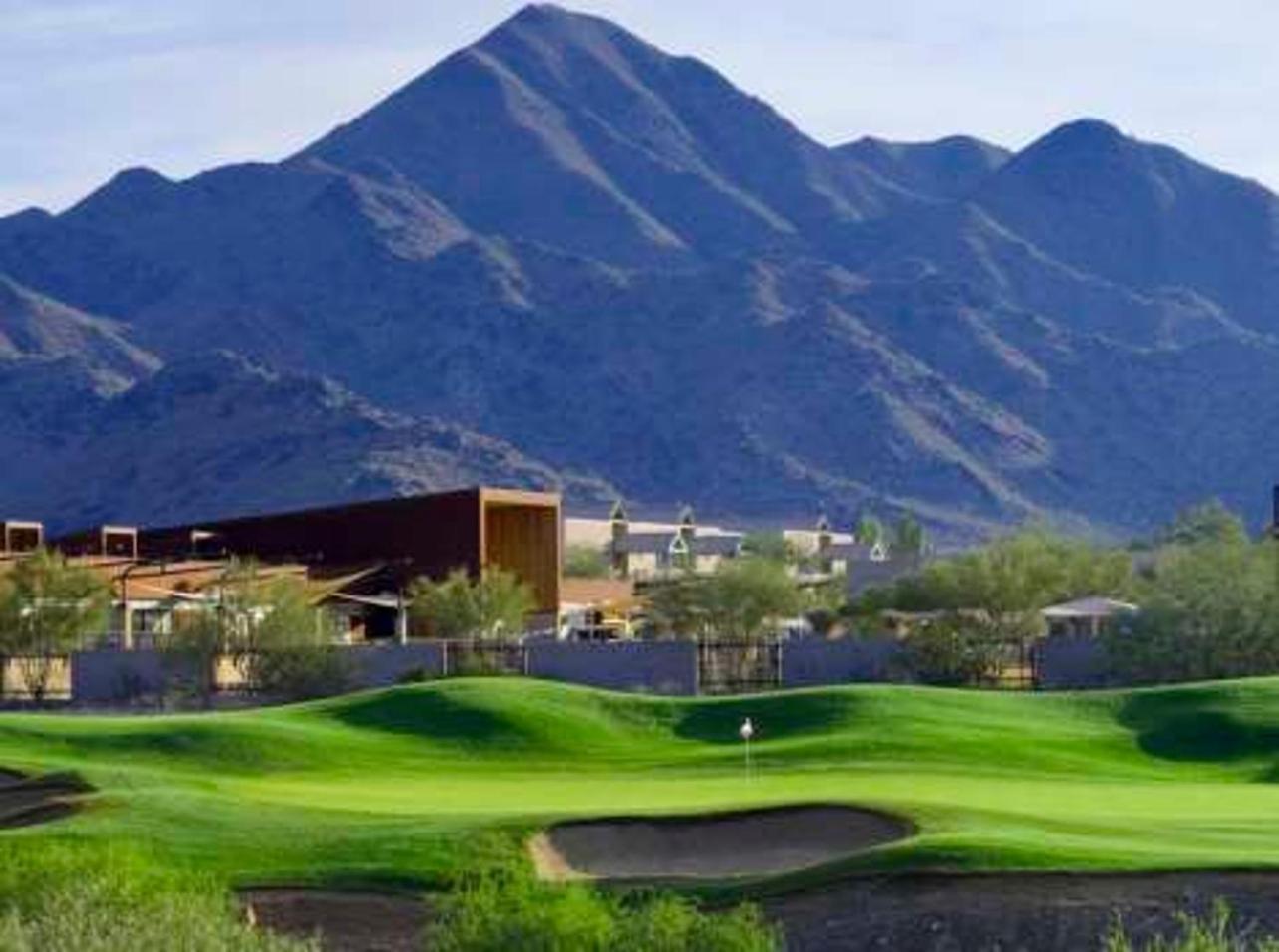15 Miles To Westworld, Golf, Barrett Jackson Holiday home