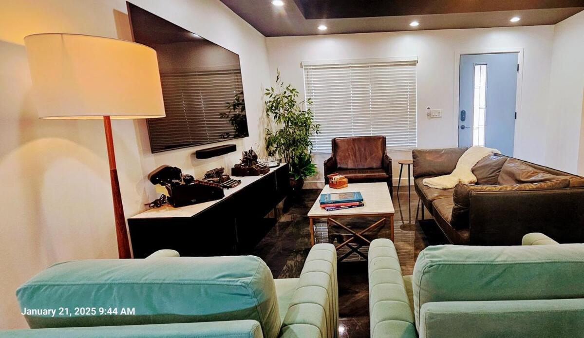 5 Bdr 4 Bth Walk To Old Town 12 Min Airport Pool Table Holiday home