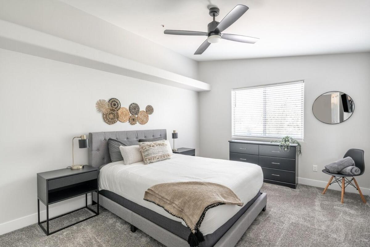 Oasis Escape With Hot Tub And Pool Holiday home Scottsdale