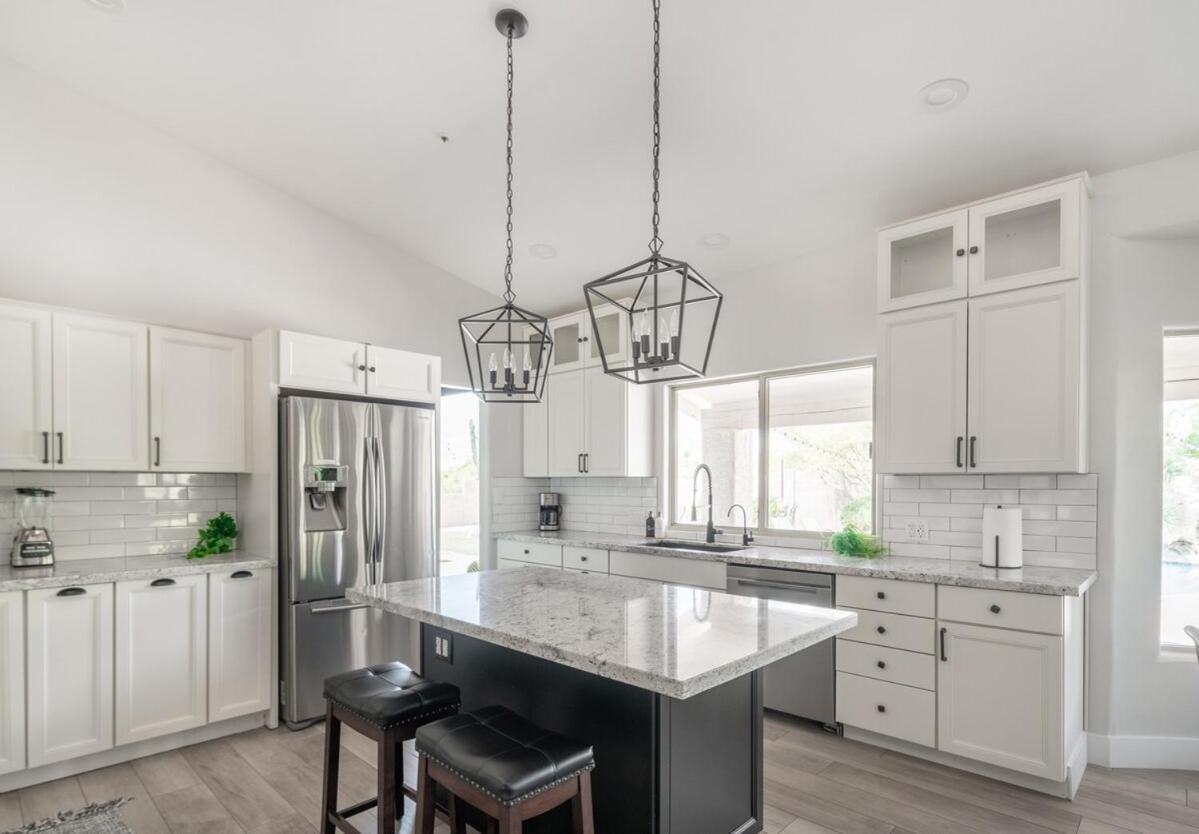 Oasis Escape With Hot Tub And Pool Holiday home Scottsdale