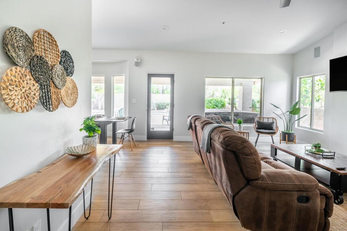 Oasis Escape With Hot Tub And Pool Holiday home