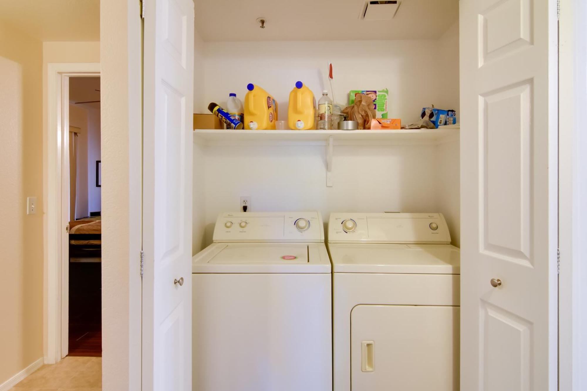 Community Pool, Walkable Area Apartment