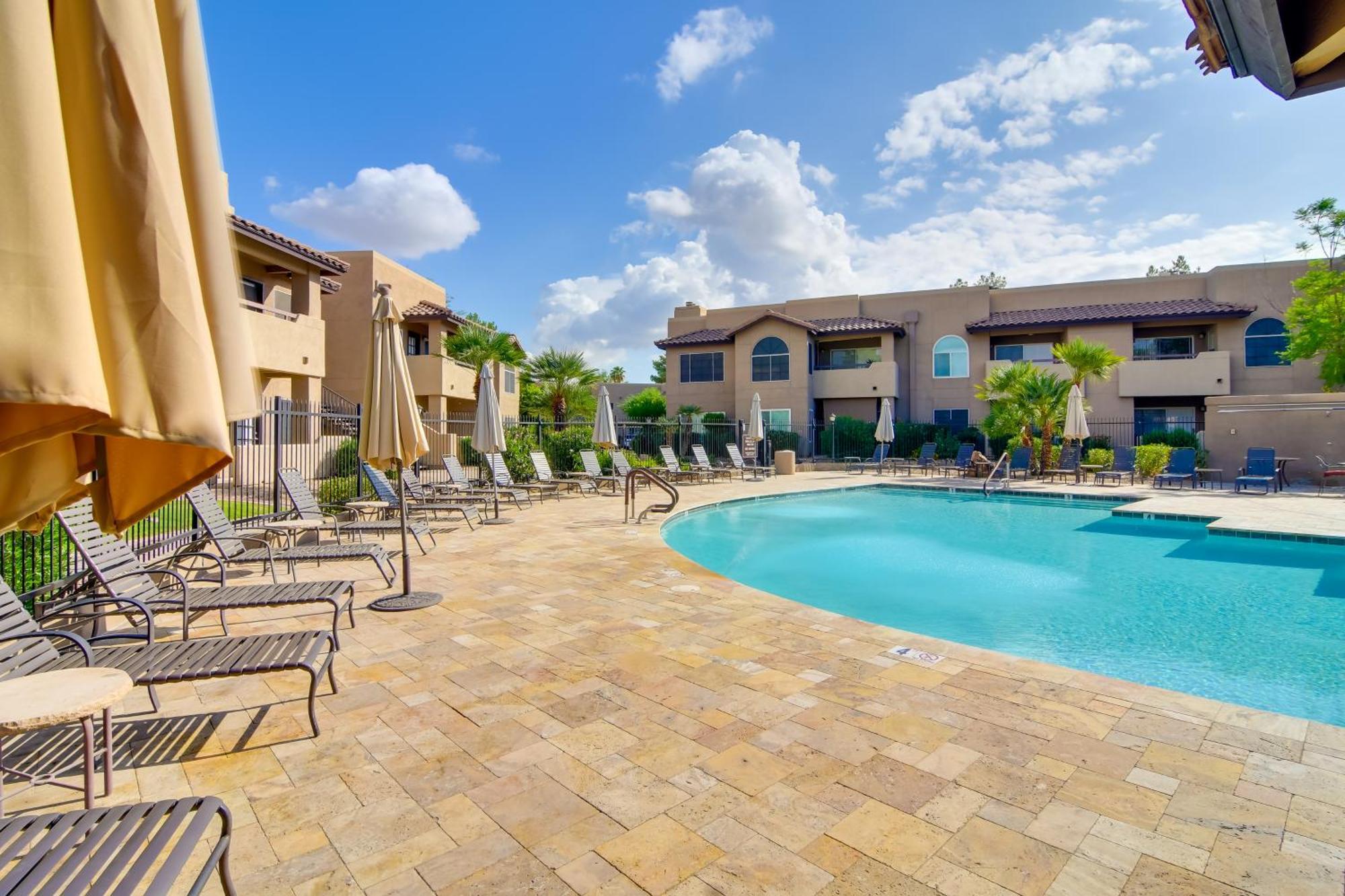 Apartment Community Pool, Walkable Area Scottsdale