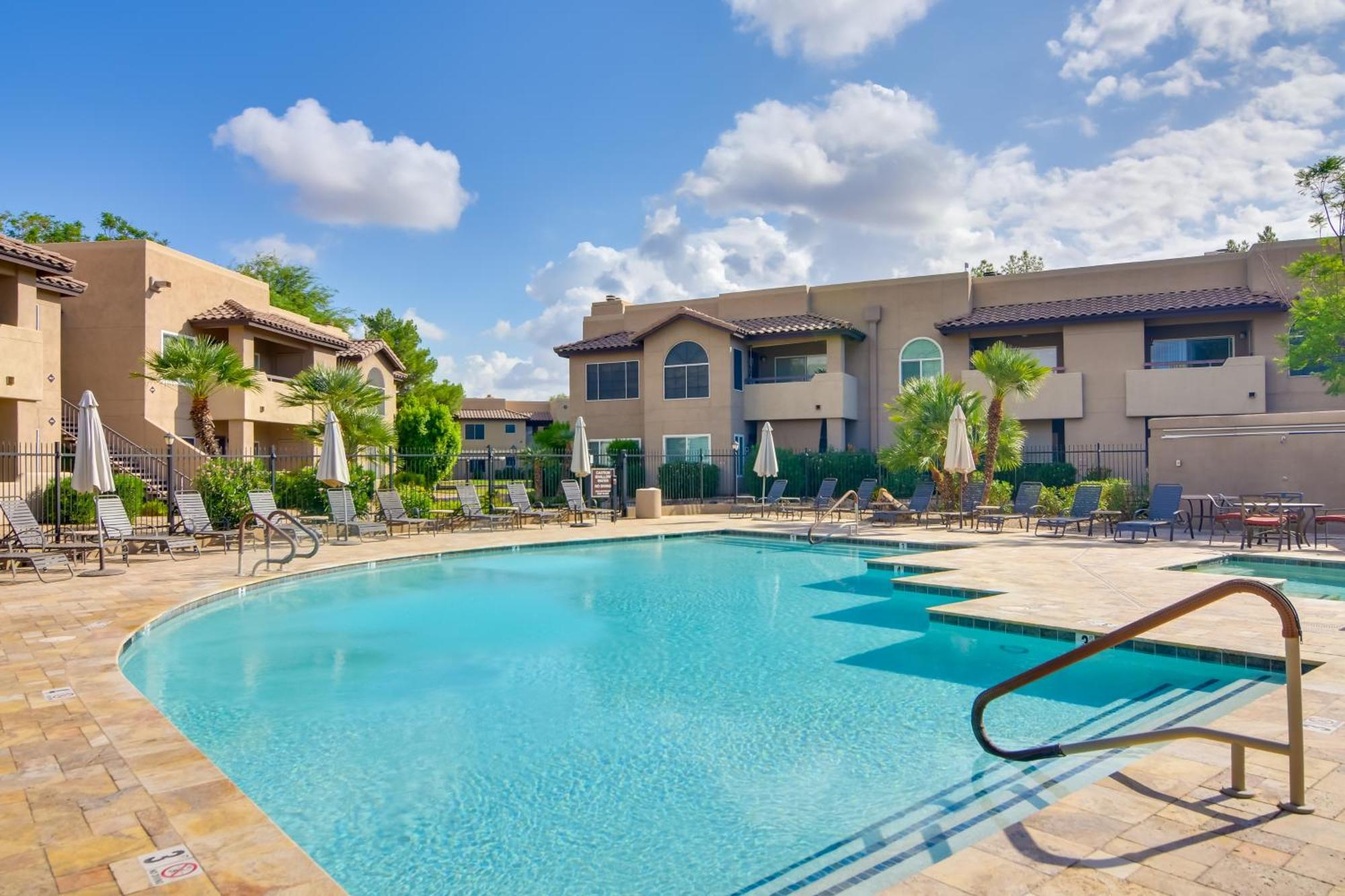 Apartment Community Pool, Walkable Area Scottsdale