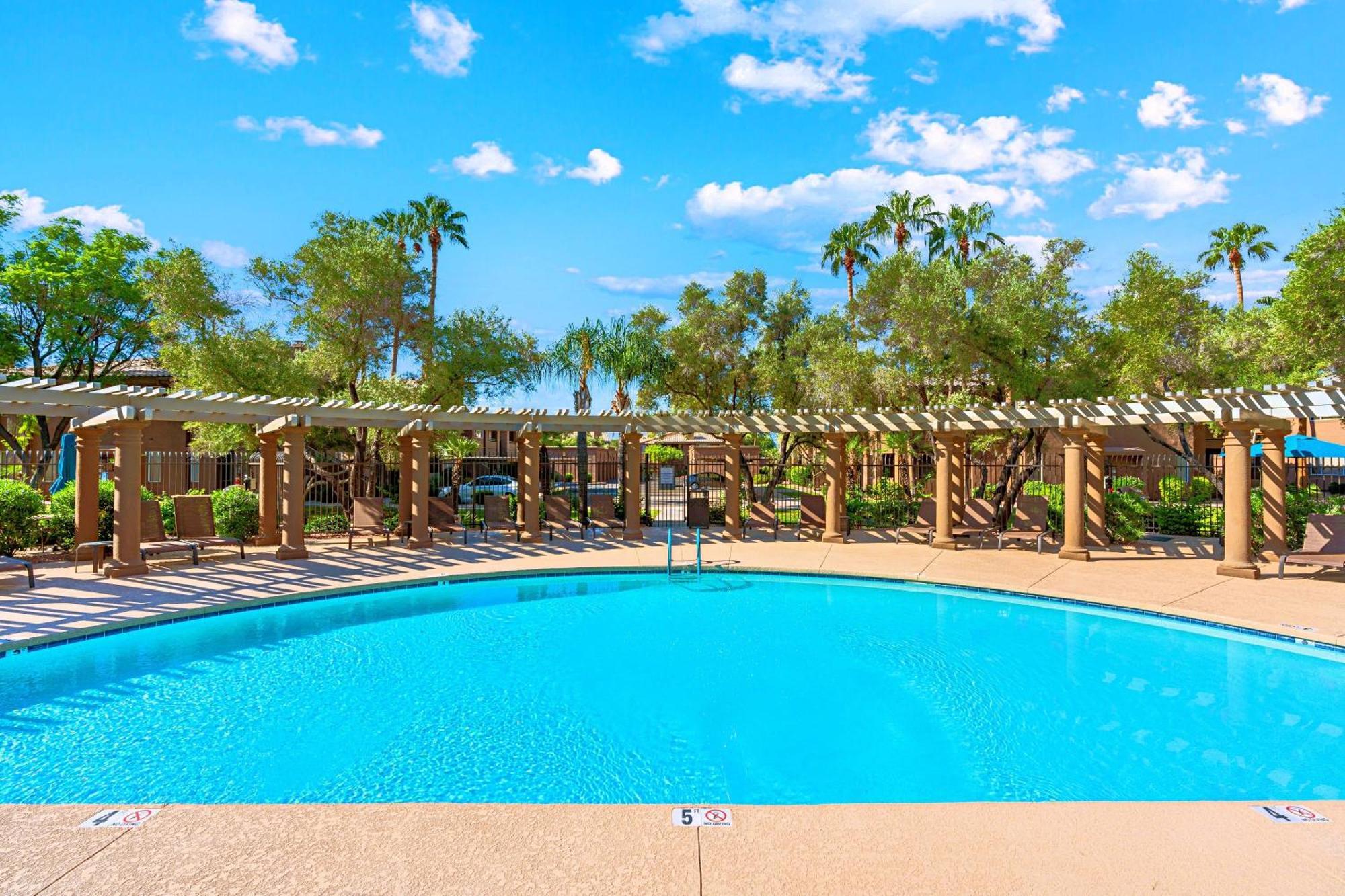 Holiday home At The Plaza Modern Resort-style 5069