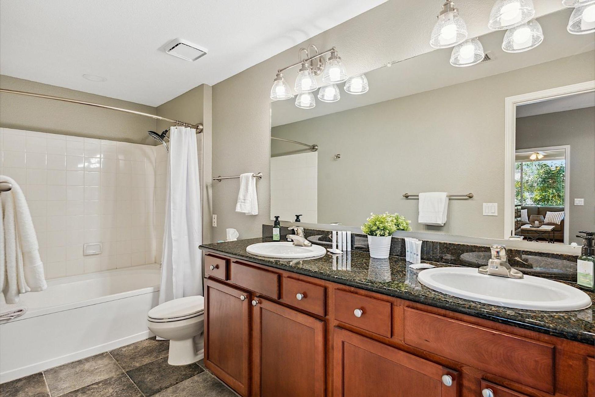 At The Plaza Modern Resort-style 5069 Holiday home