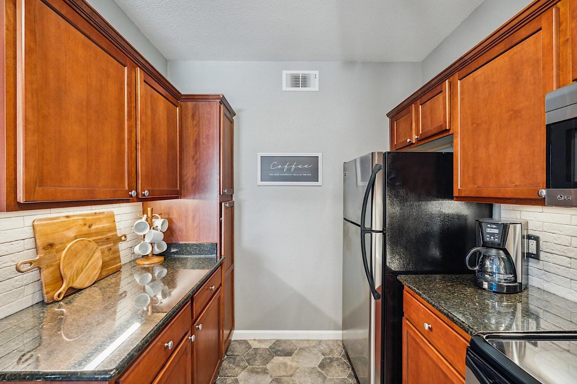 At The Plaza Modern Resort-style 5069 Holiday home *