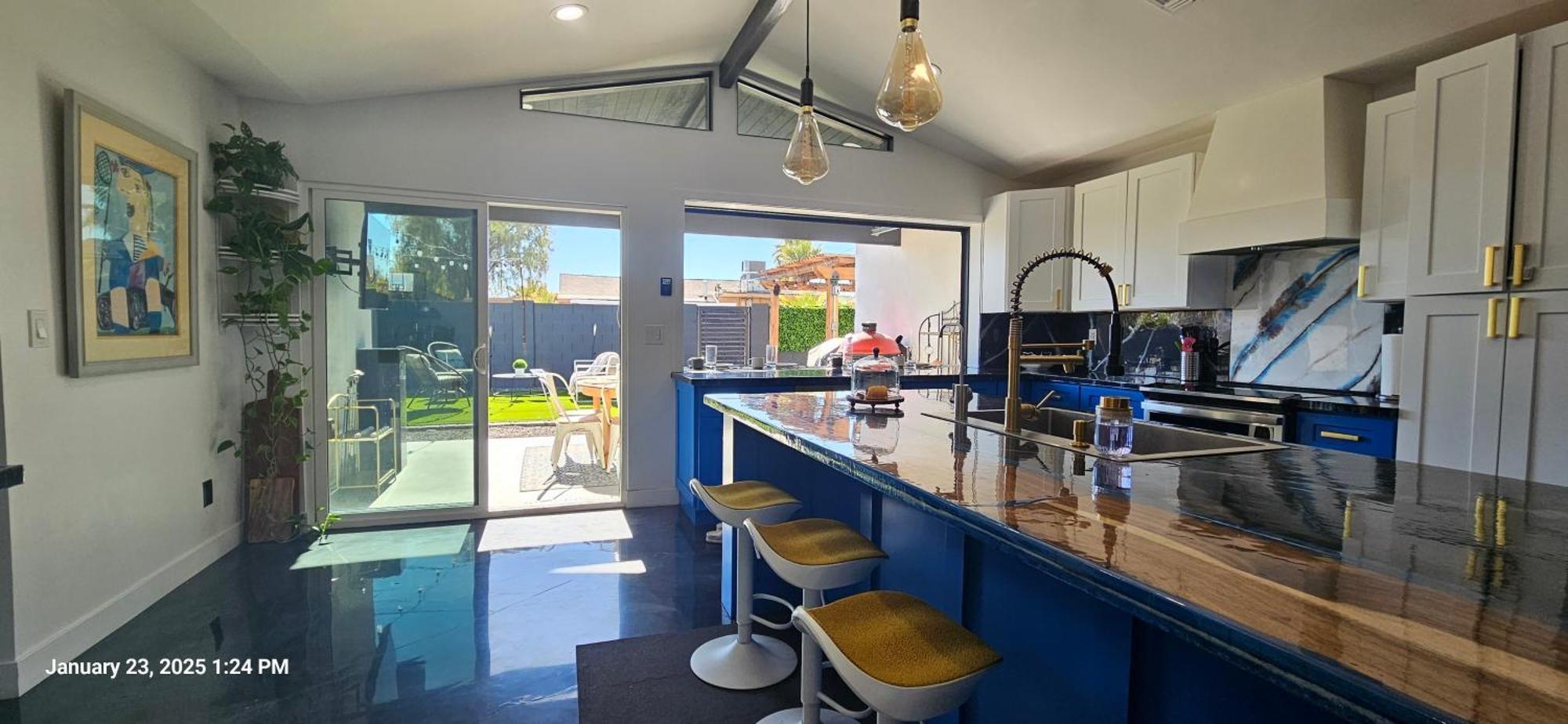 5 Bdr 4 Bth Walk To Old Town 12 Min Airport Pool Table Holiday home