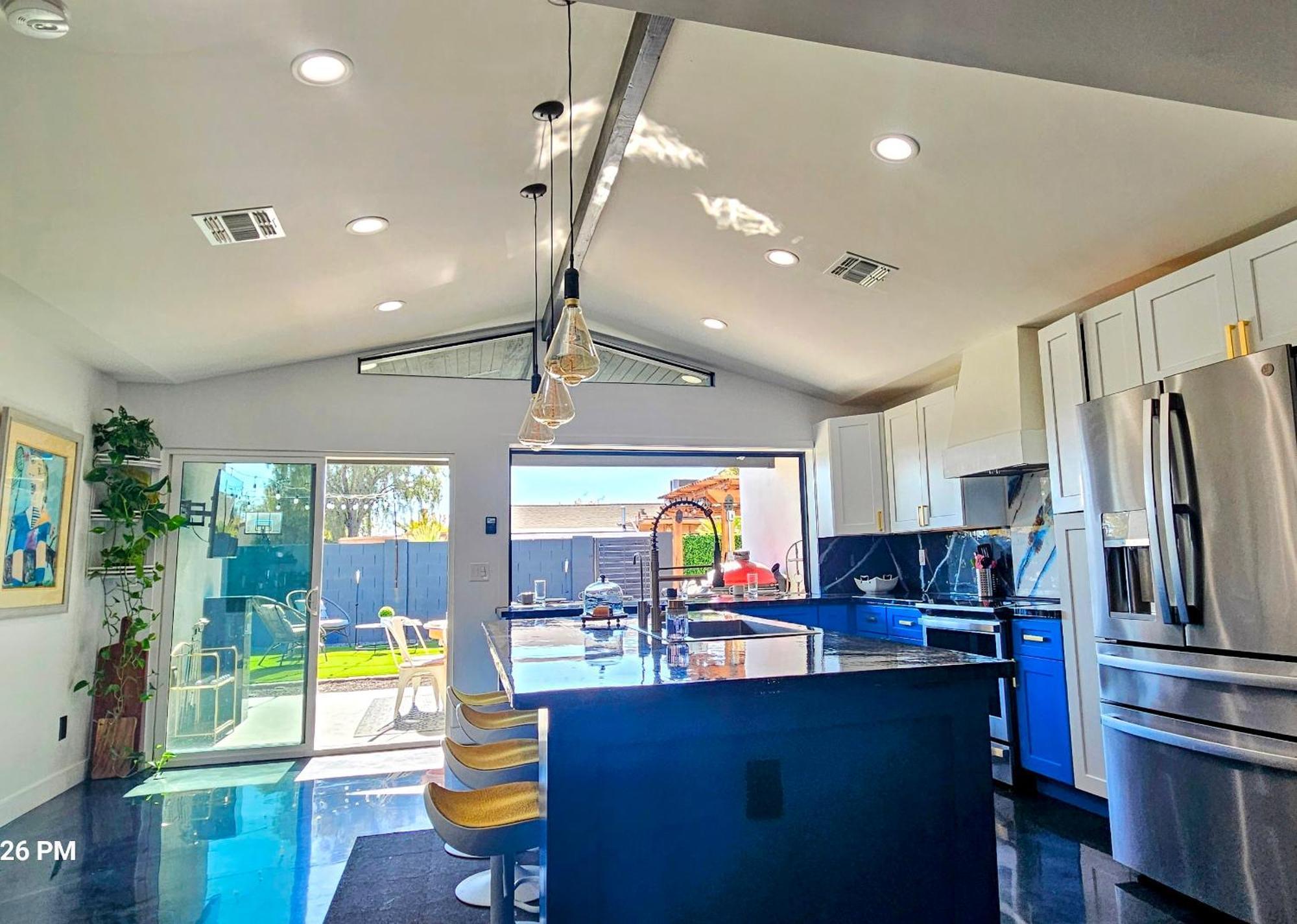 5 Bdr 4 Bth Walk To Old Town 12 Min Airport Pool Table *