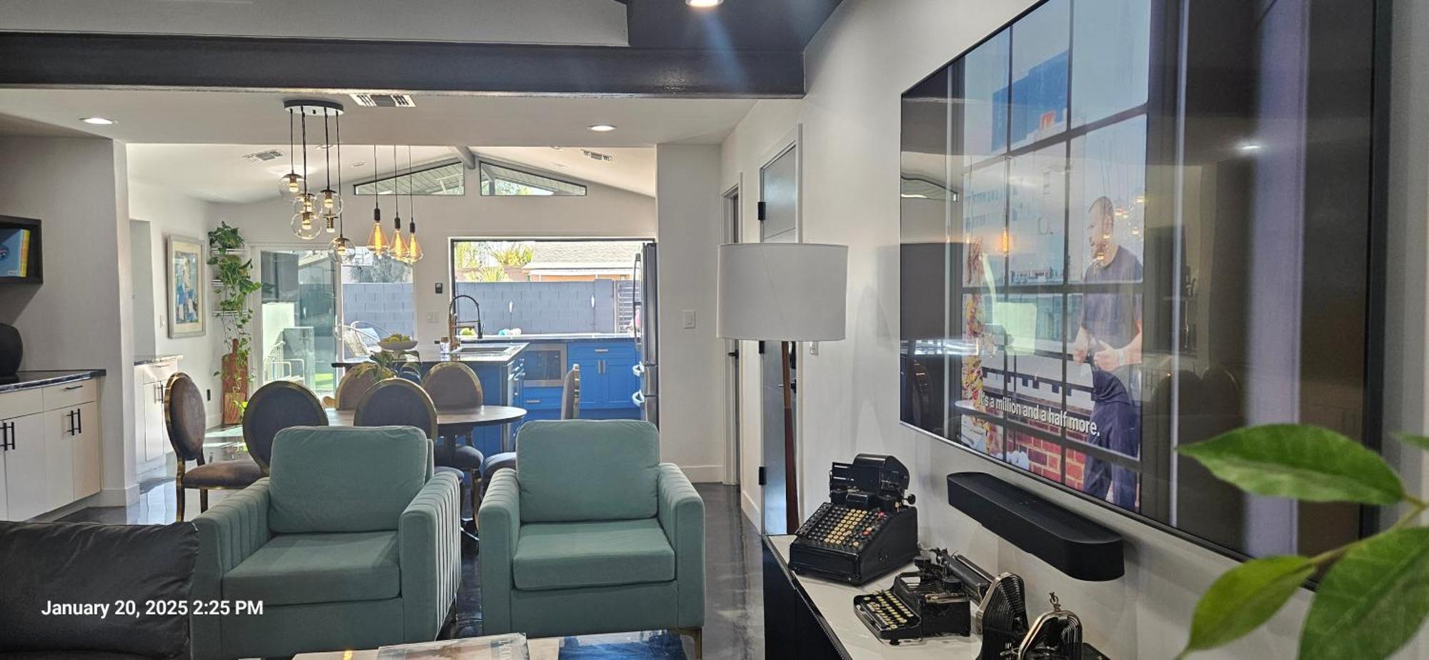 5 Bdr 4 Bth Walk To Old Town 12 Min Airport Pool Table
