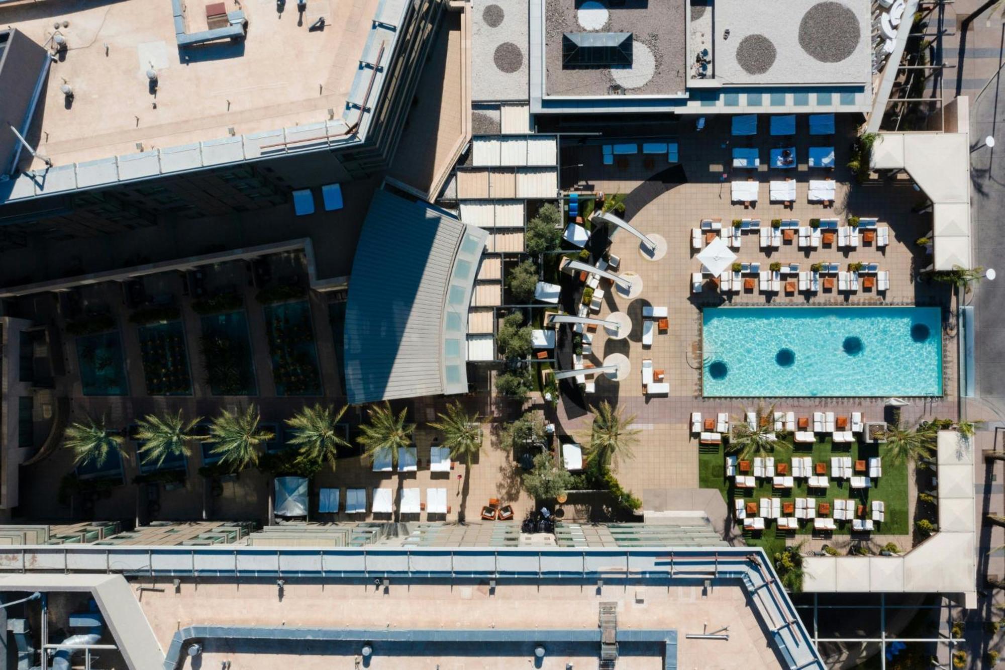 Hotel W 4*