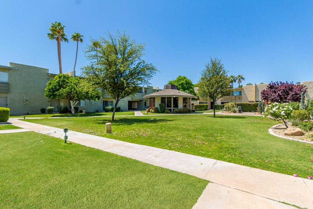 Camelback 446 At Fashion Square Holiday home *