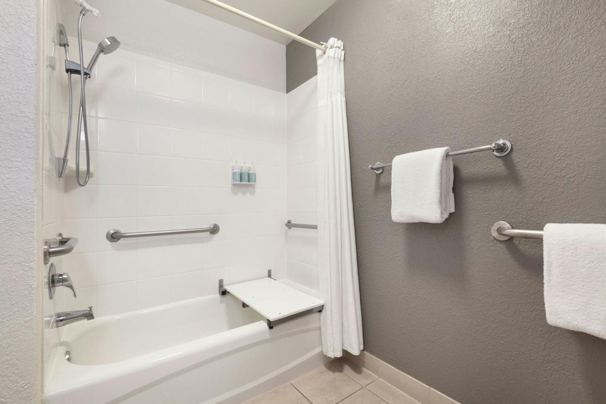 Courtyard By Marriott Old Town Hotel