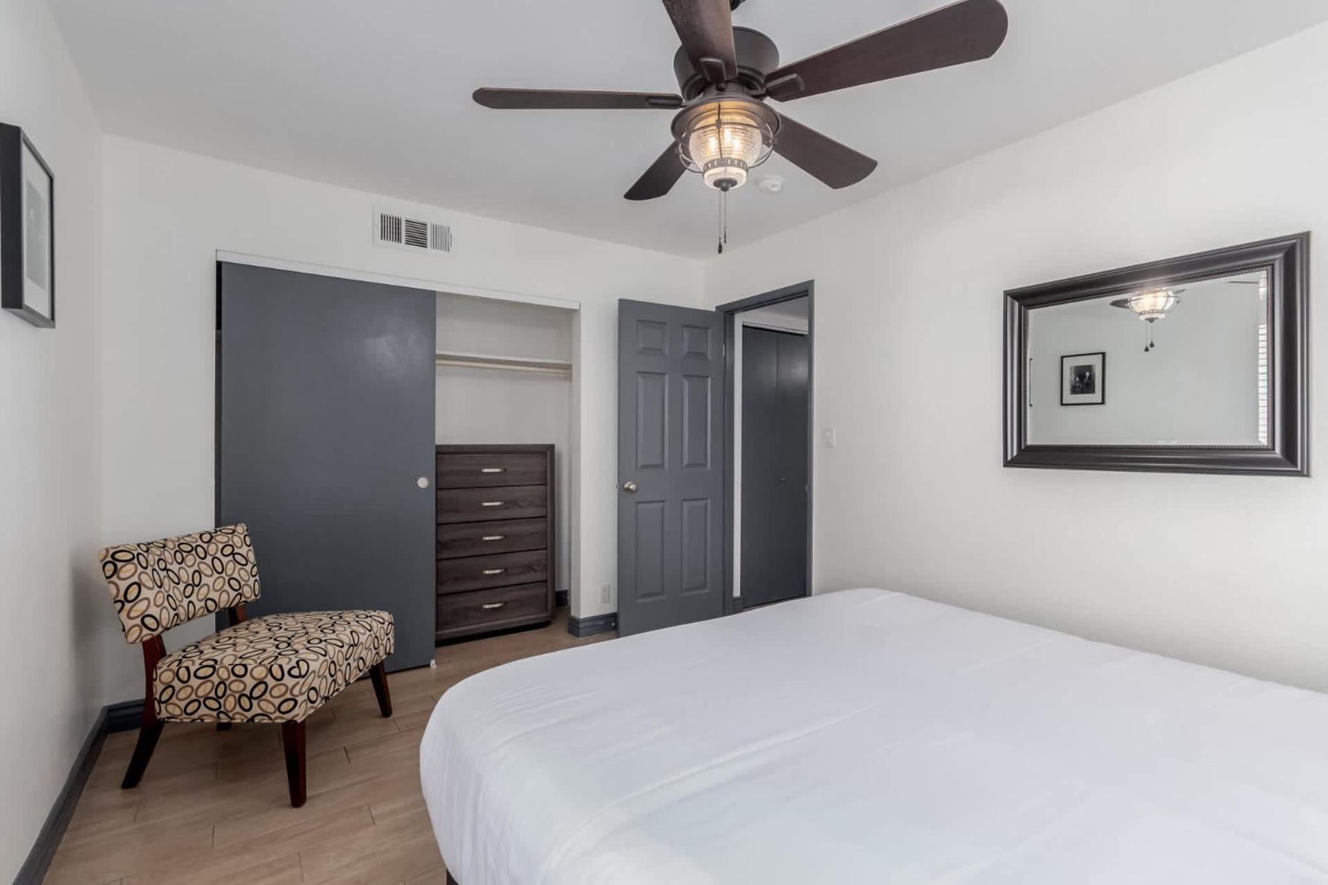Camelback 319 - Fashion Square Holiday home *