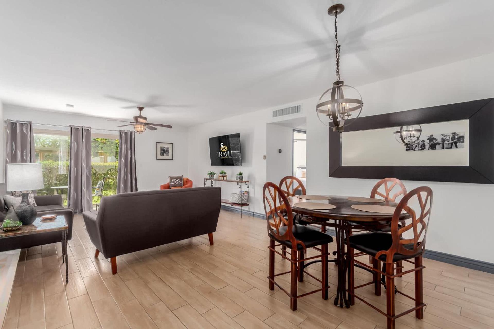 Camelback 319 - Fashion Square Holiday home *