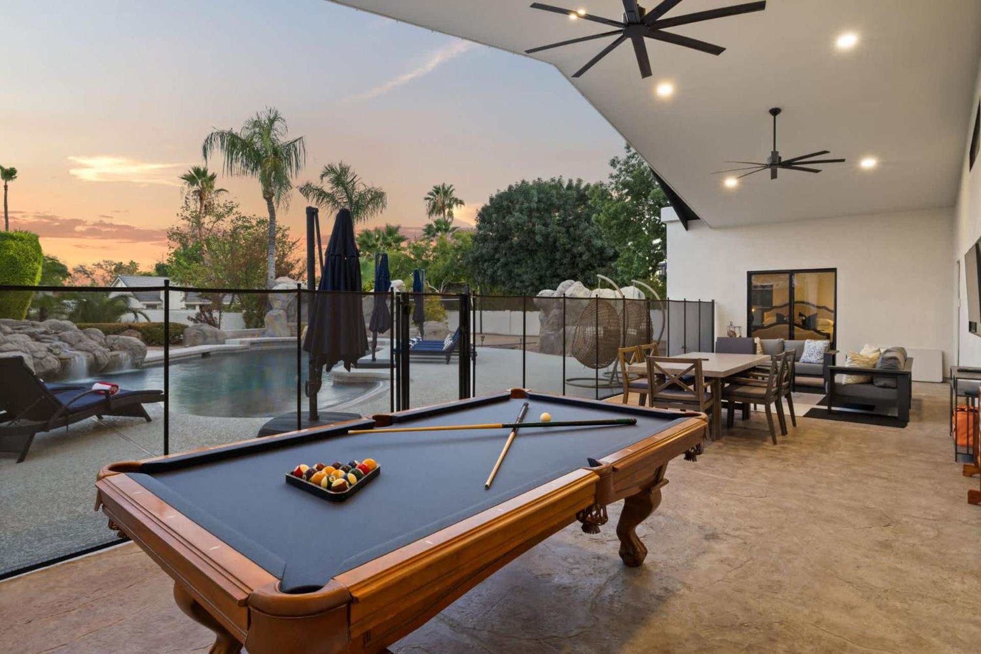 Sweetwater Luxury - Pool Volleyball & *
