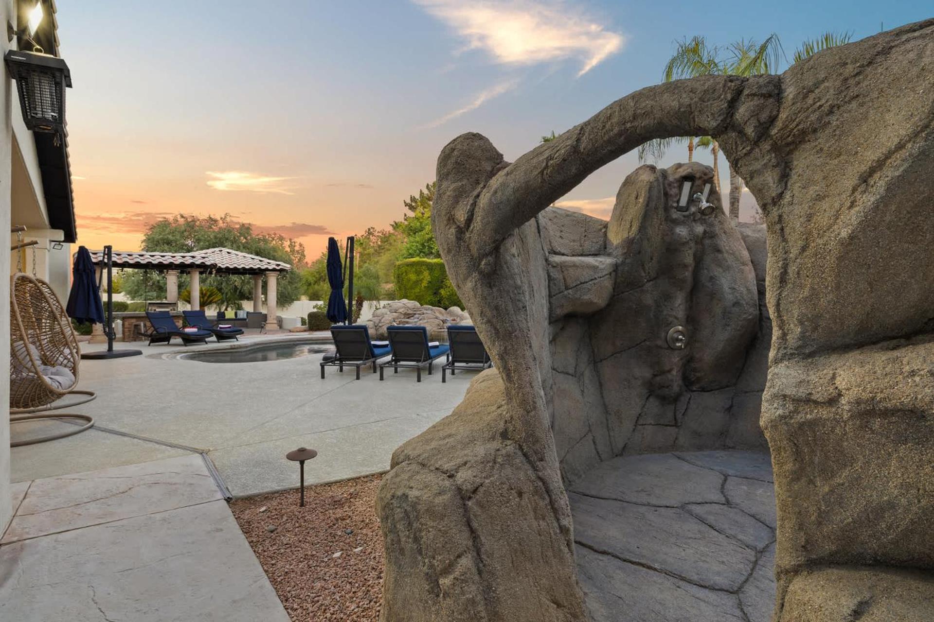 Sweetwater Luxury - Pool Volleyball & Holiday home *