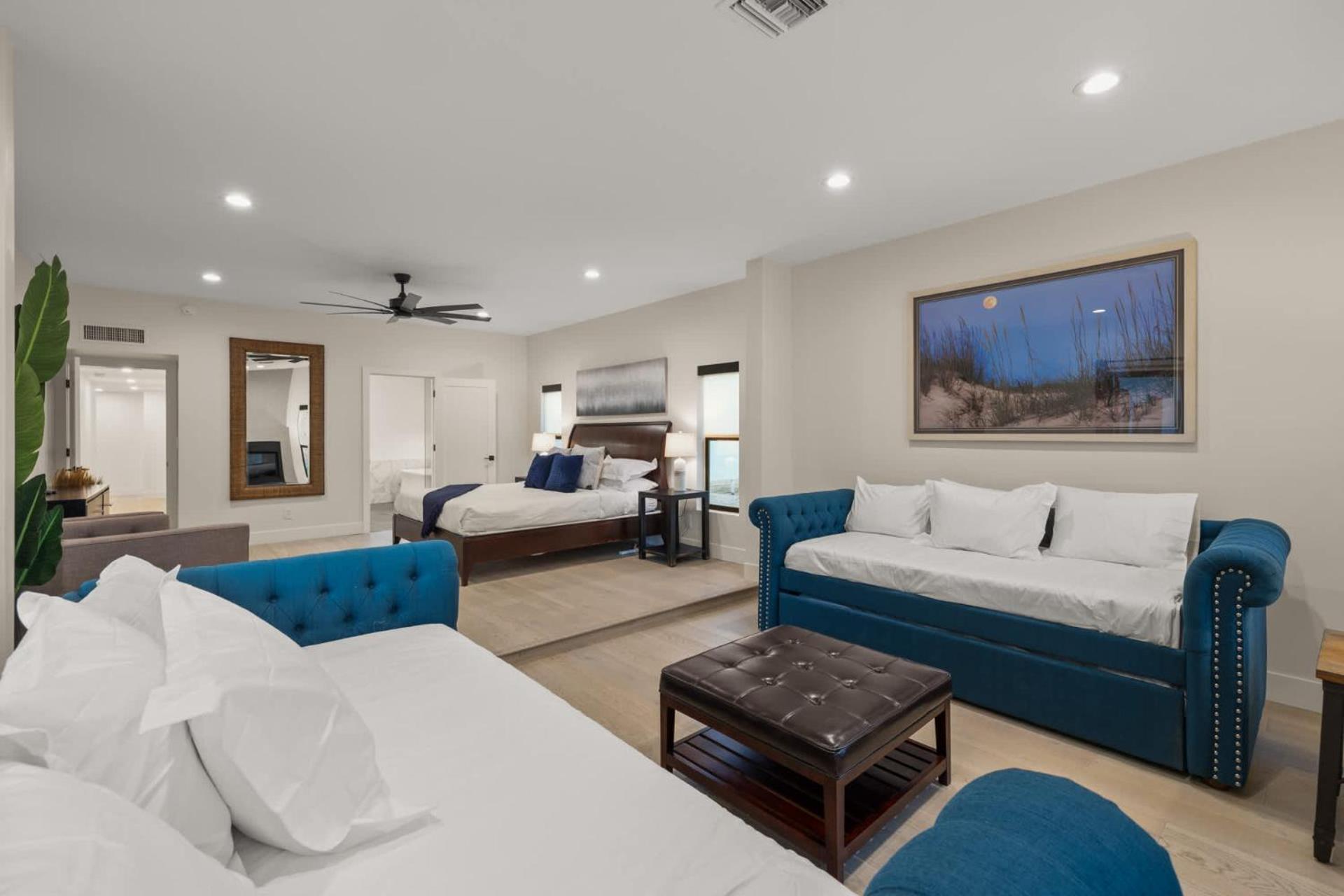 Sweetwater Luxury - Pool Volleyball & *