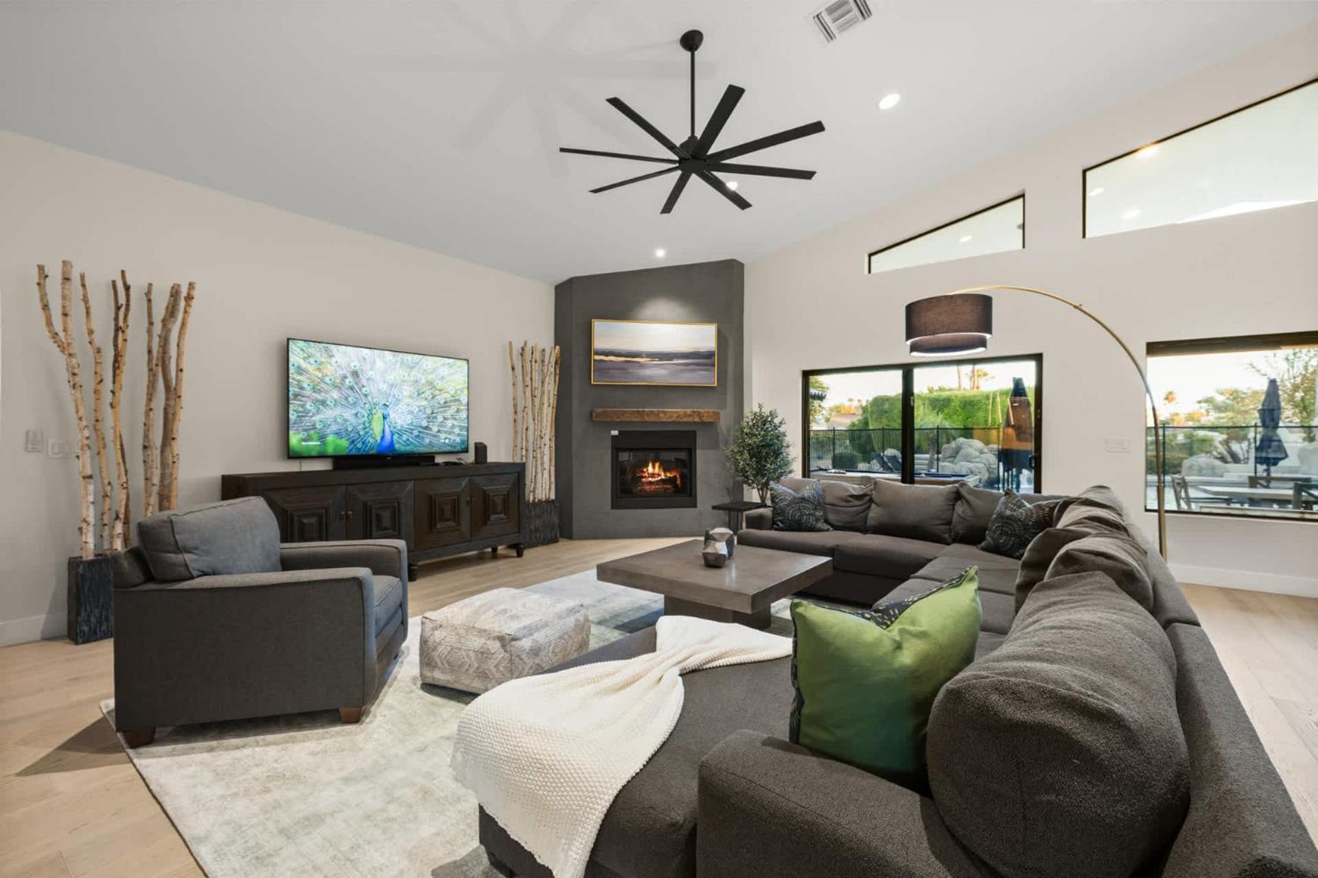 Sweetwater Luxury - Pool Volleyball & Holiday home Scottsdale