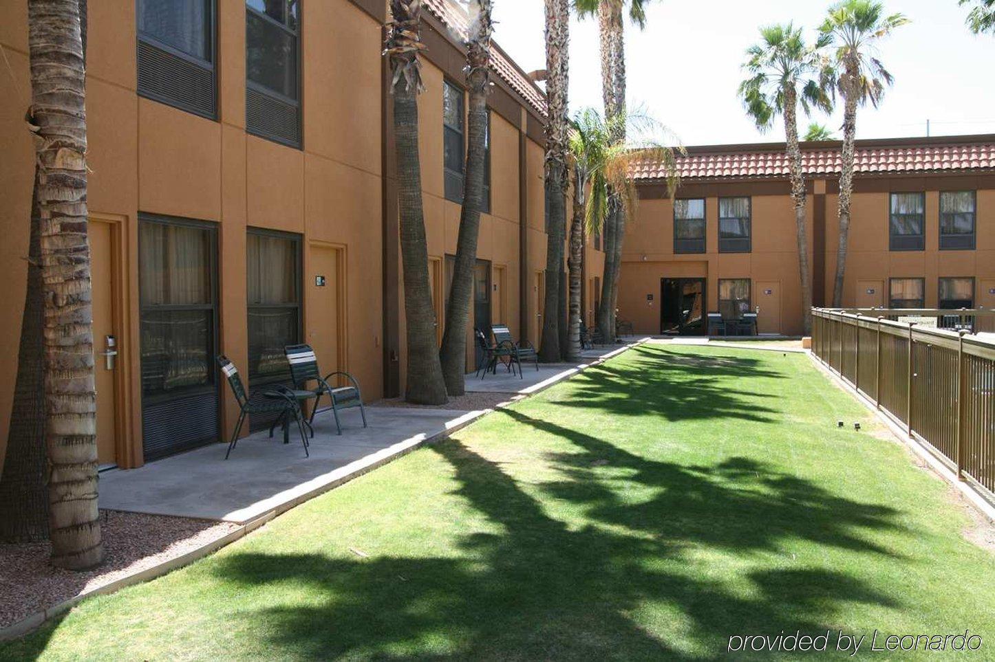 Hotel Hampton & On Shea Blvd Scottsdale
