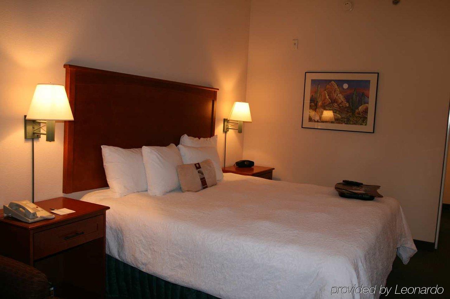 Hampton & On Shea Blvd 3*