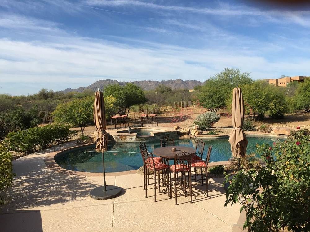 Four Peaks Romantic Getaway Hotel 4*