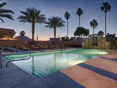 Western Sundial Hotel Scottsdale