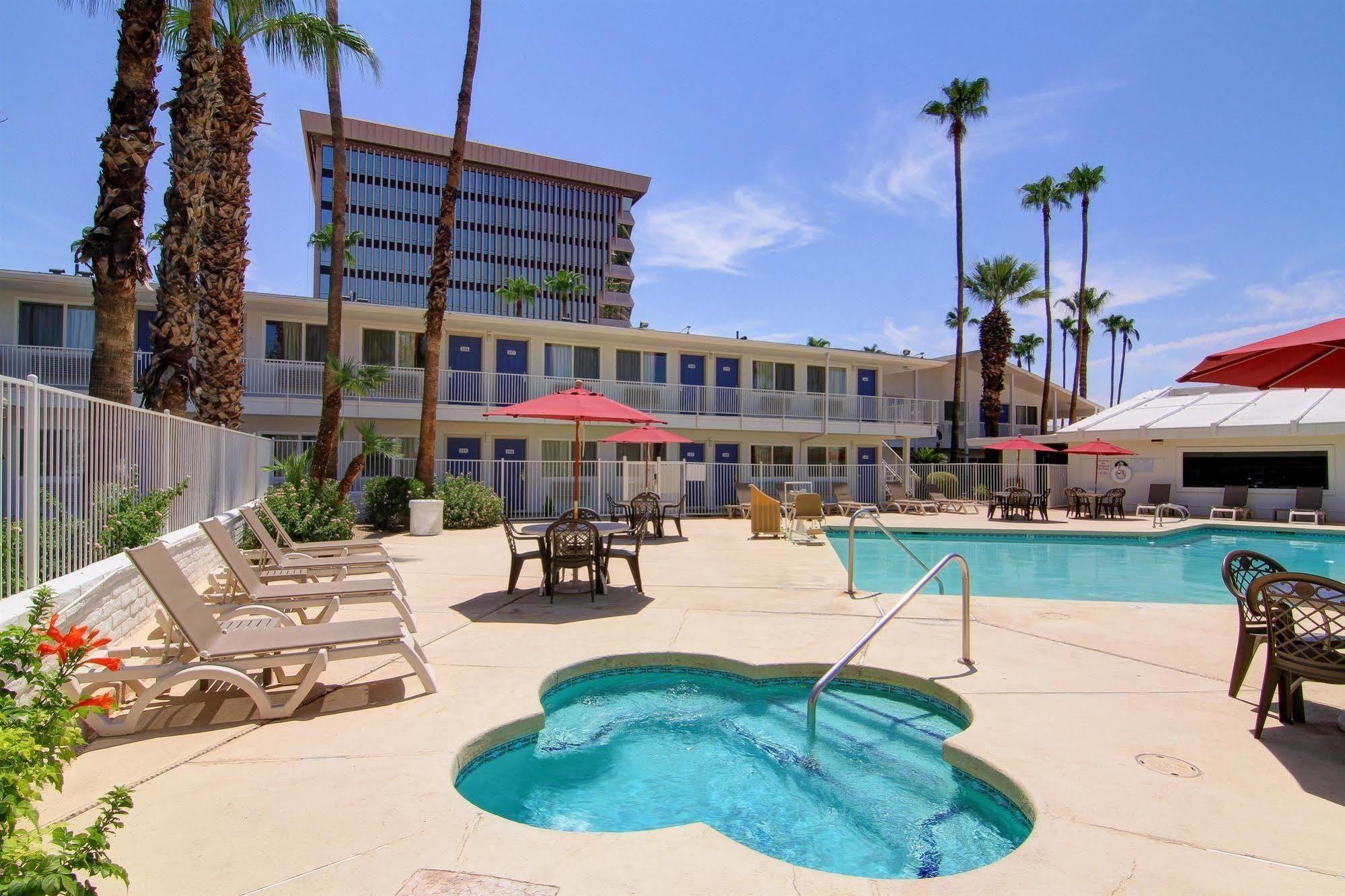 6 Old Town Fashion Square 3* Scottsdale