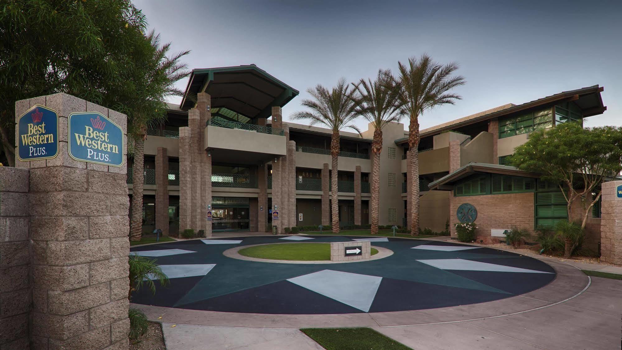 Hotel Western Sundial Scottsdale